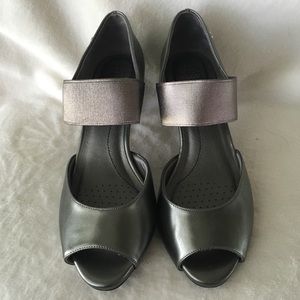 Life Stride gray open toe heel Size 9